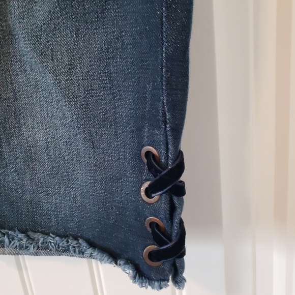 Jessica Simpson Adorn High-Waisted Skirt Size 27 - Picture 3 of 10